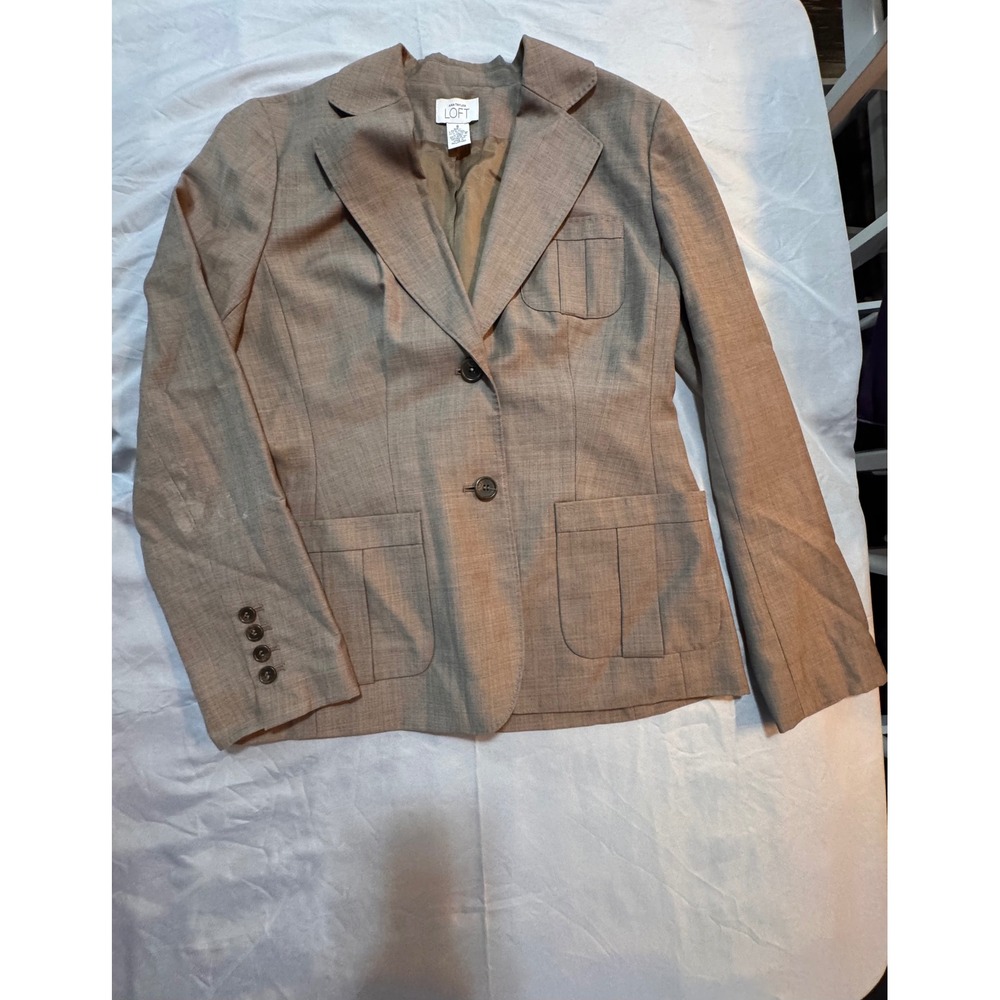 Ann Taylor LOFT Tan Wool Blend Two Button Blazer Jacket Size 8 Pleated Pocket